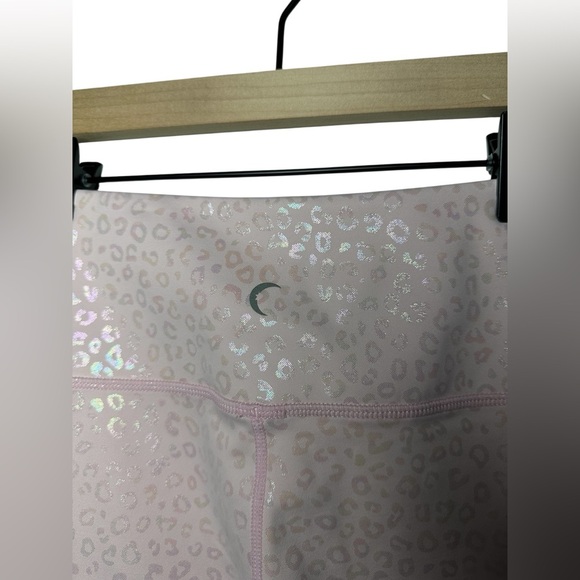 Zyia Active Women’s Light Pink Shimmer Leopard Leggings Size 6-8 / S - Picture 4 of 5